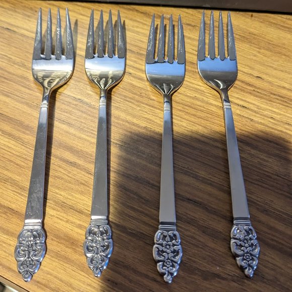 Oneidacraft Nordic Crown Deluxe Stainless Flateware 4 pc Salad Forks - Picture 1 of 4
